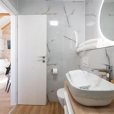 By The Sea - 24338 Appartement Trogir