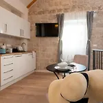 Apartment By The Sea - 24338