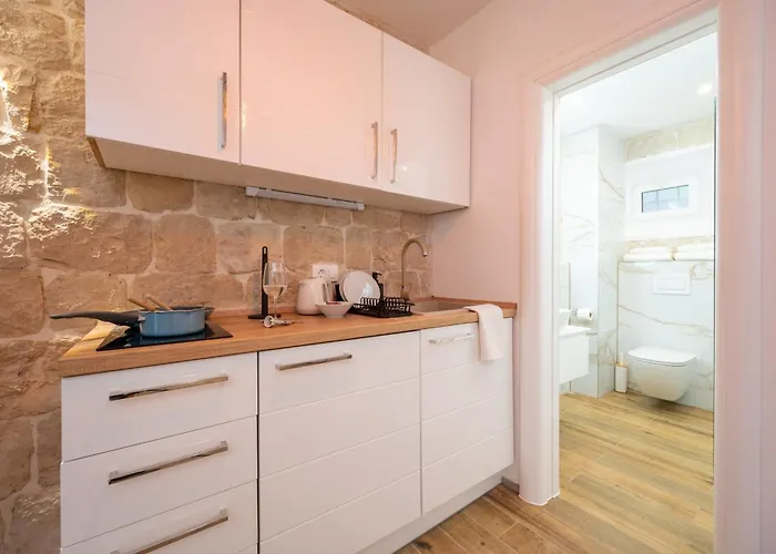 By The Sea - 24338 * Trogir